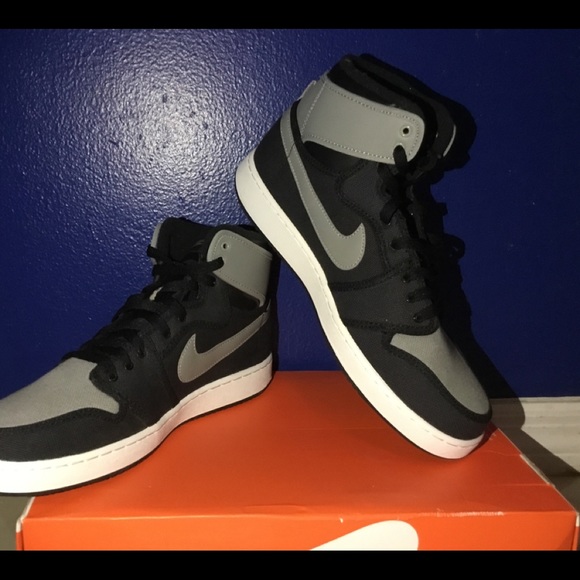 Nike aj1 hightop og size 10 - Picture 2 of 5